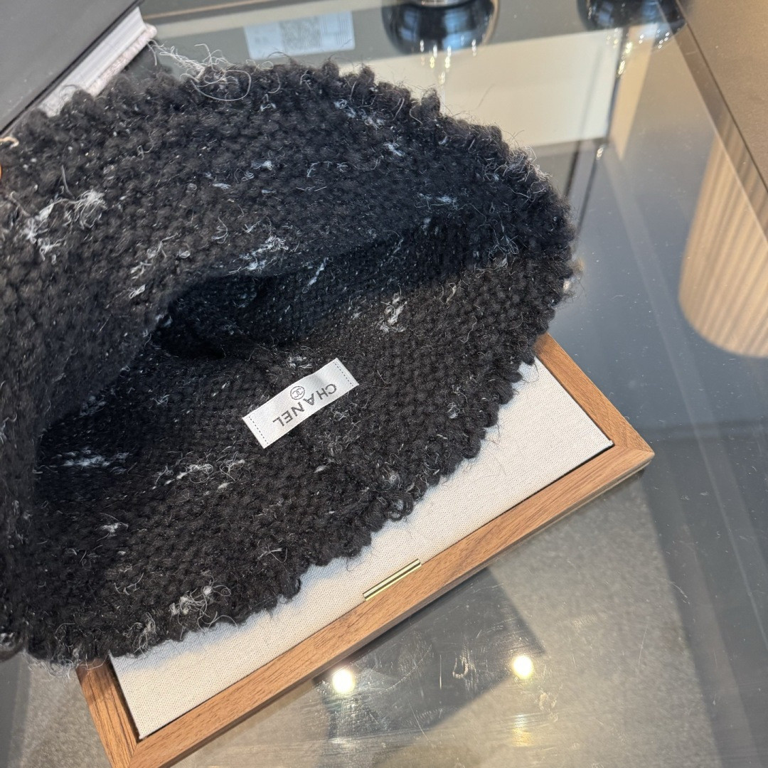 Ch**el knit bucket hat