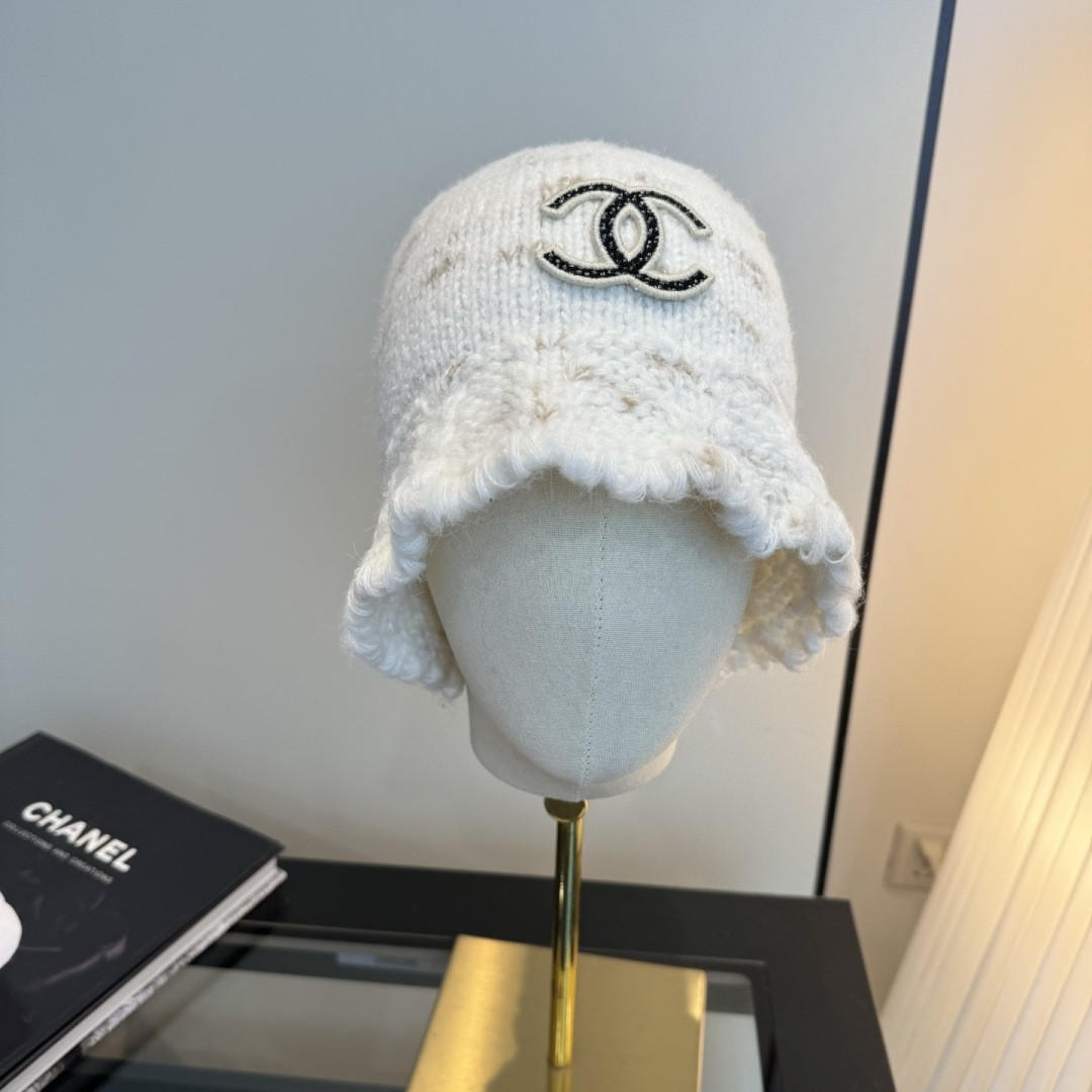 Ch**el knit bucket hat