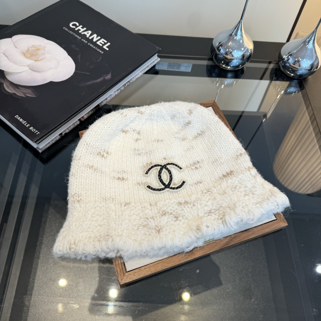 Ch**el knit bucket hat