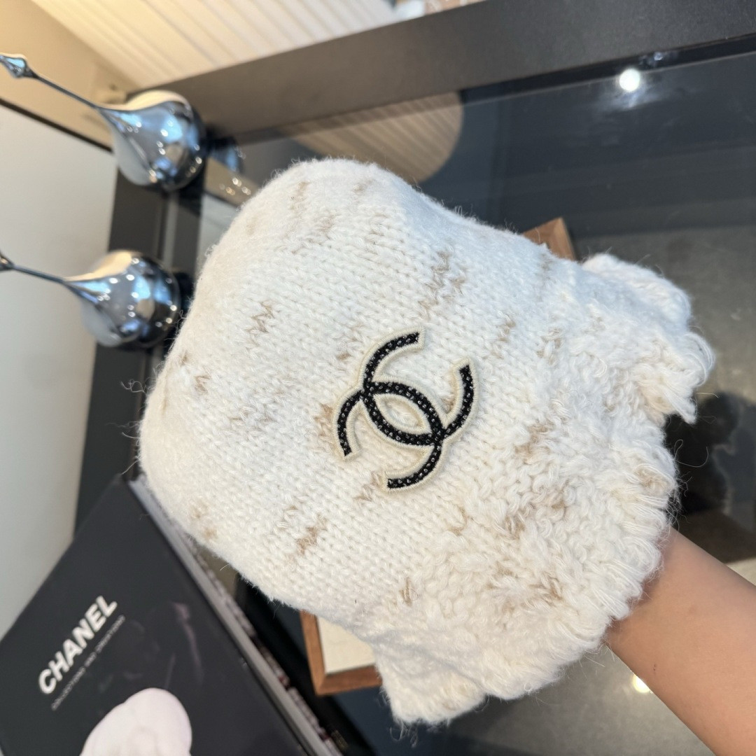 Ch**el knit bucket hat