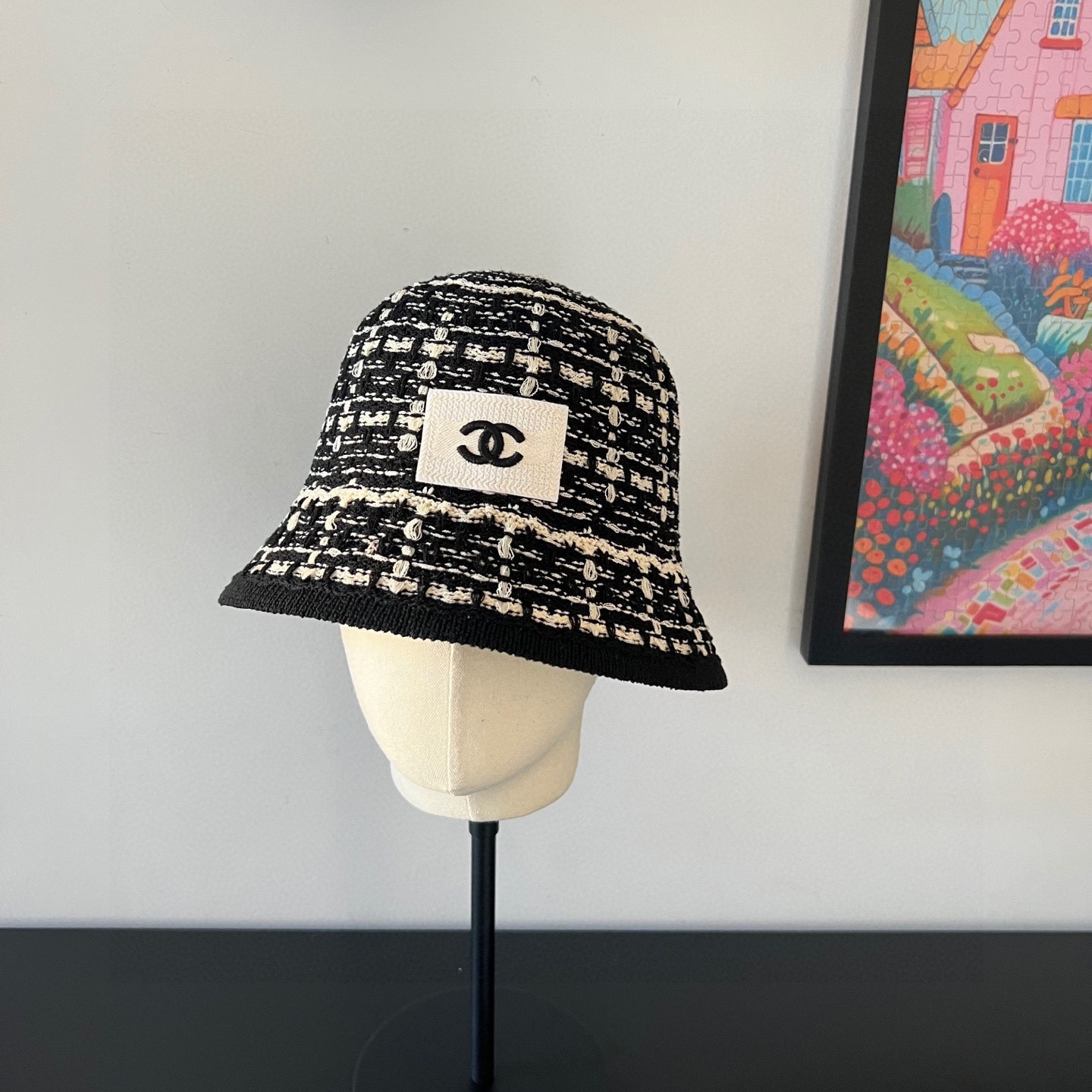 Ch**el bucket hat