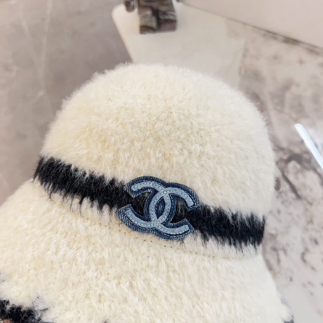 Ch**el knit bucket hat