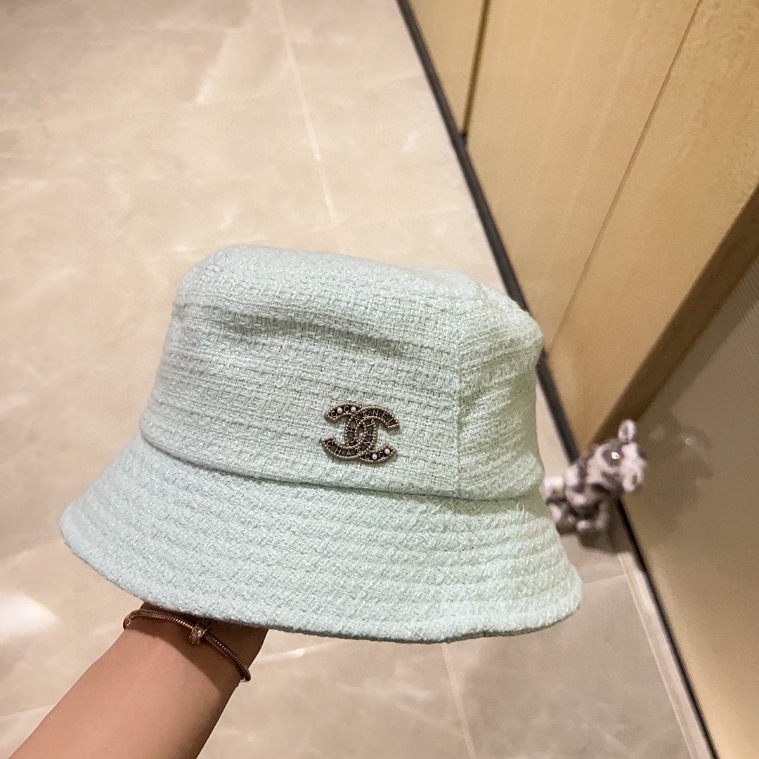 Ch**el bucket hat
