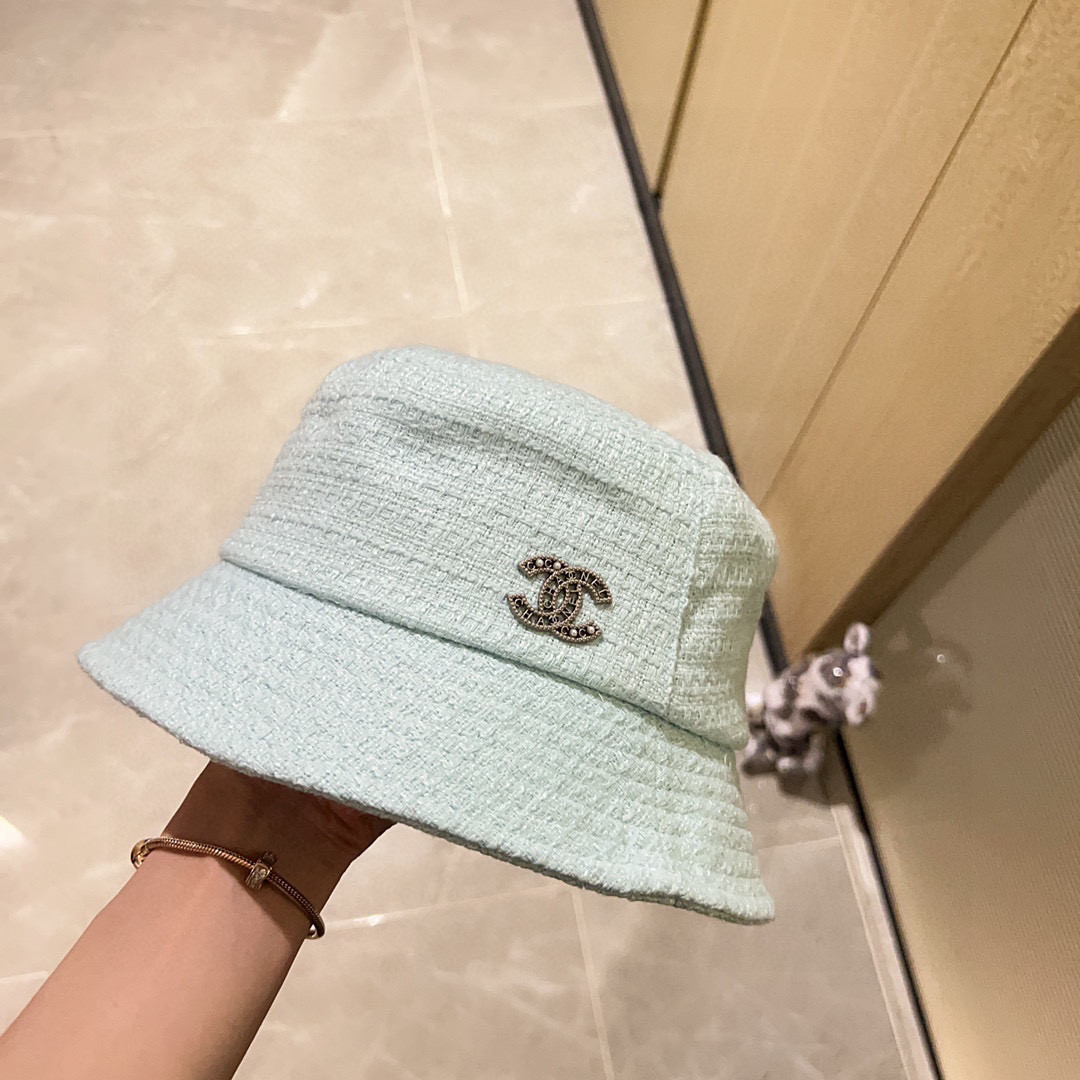 Ch**el bucket hat