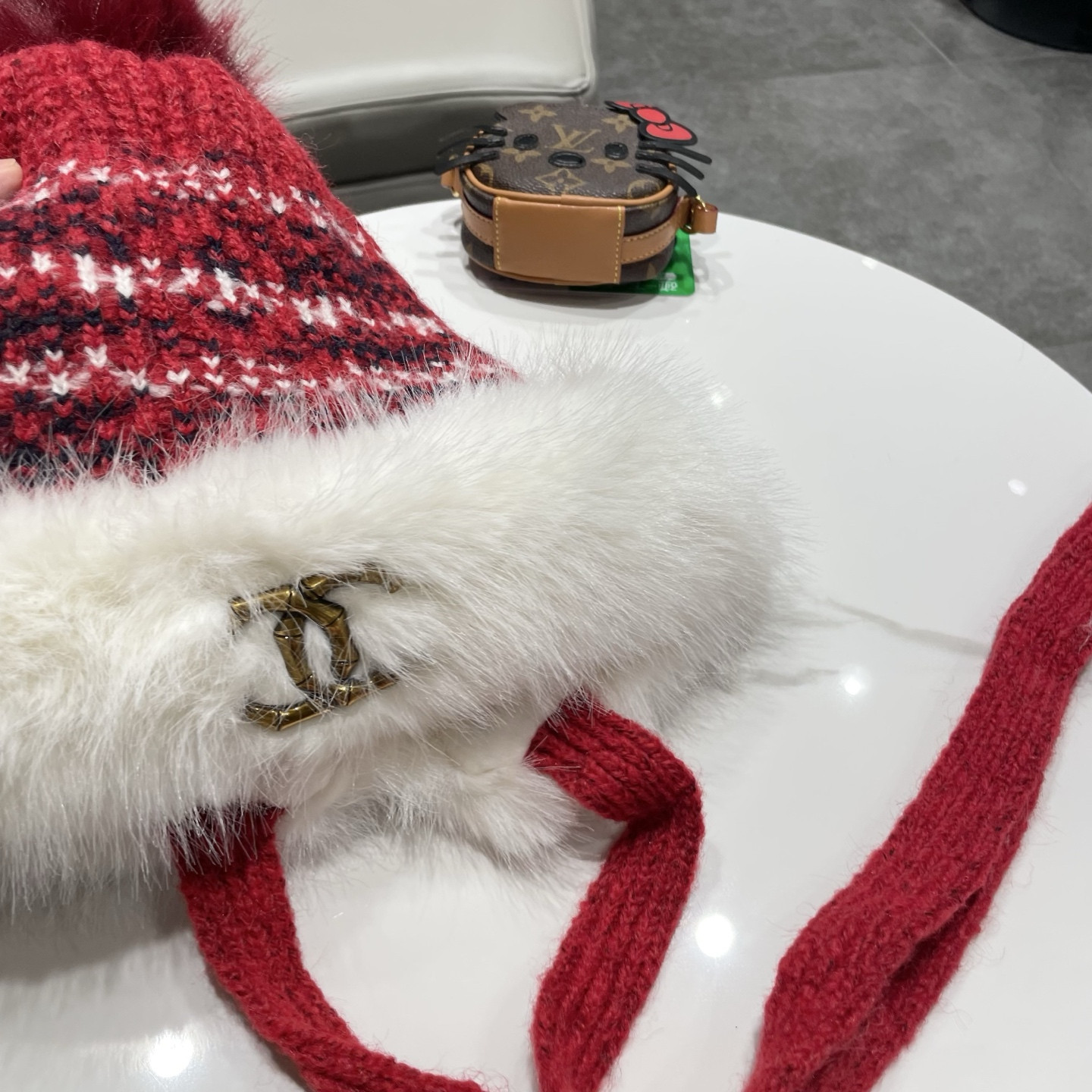 Ch**el hat