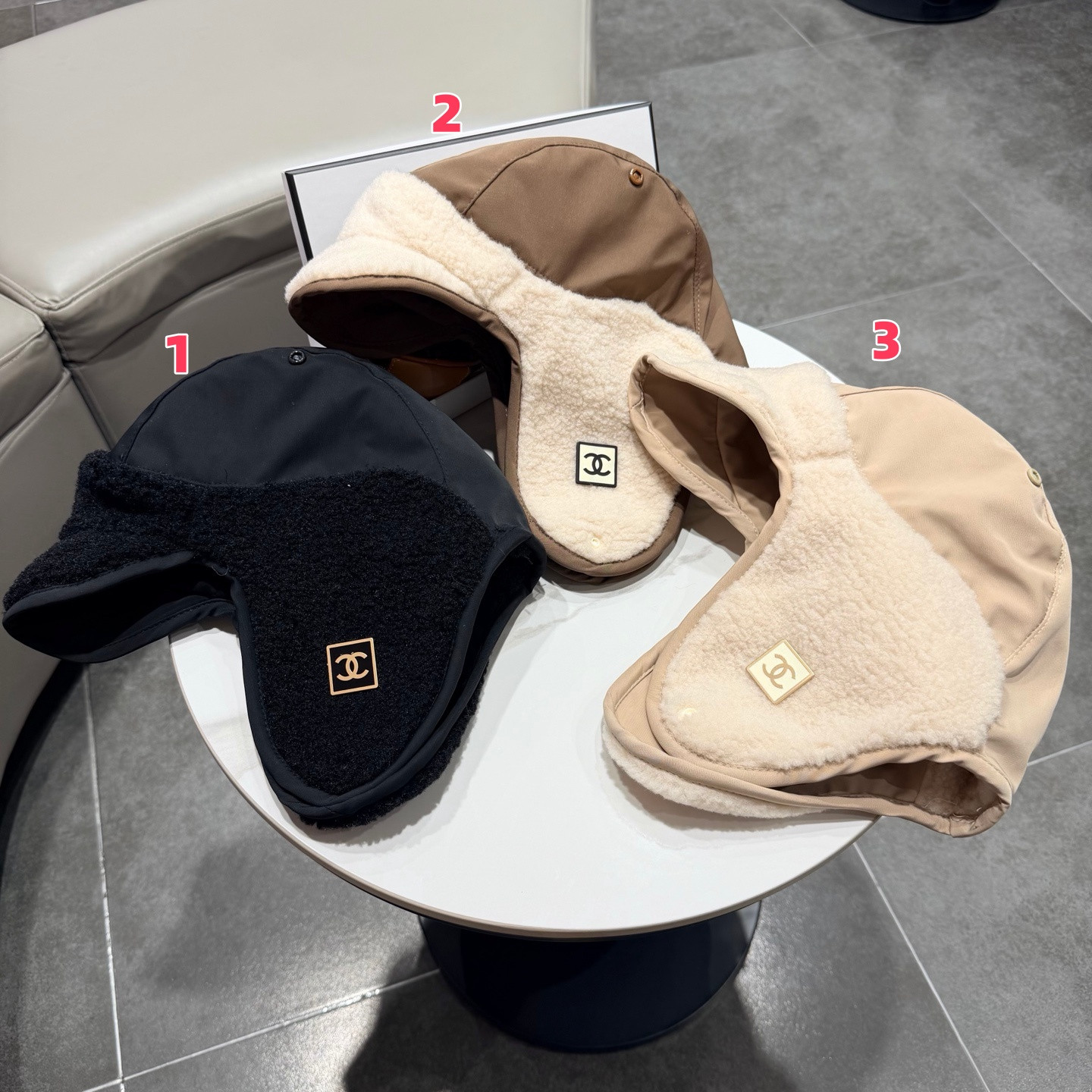 Ch**el hat