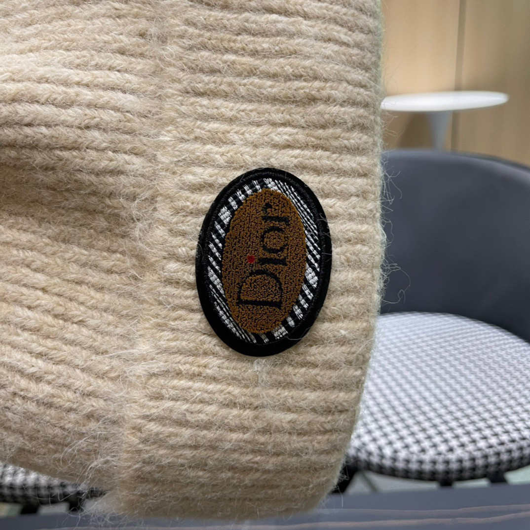 D10r beanie