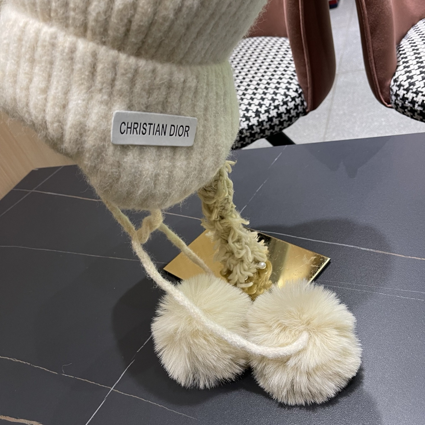 D10r trapper hat