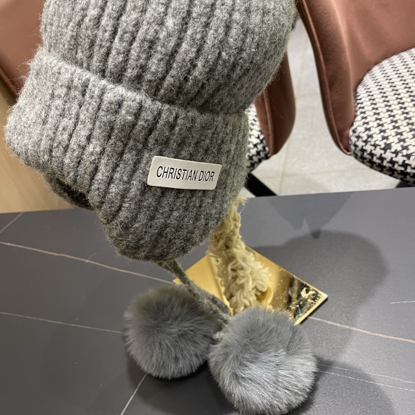 D10r trapper hat