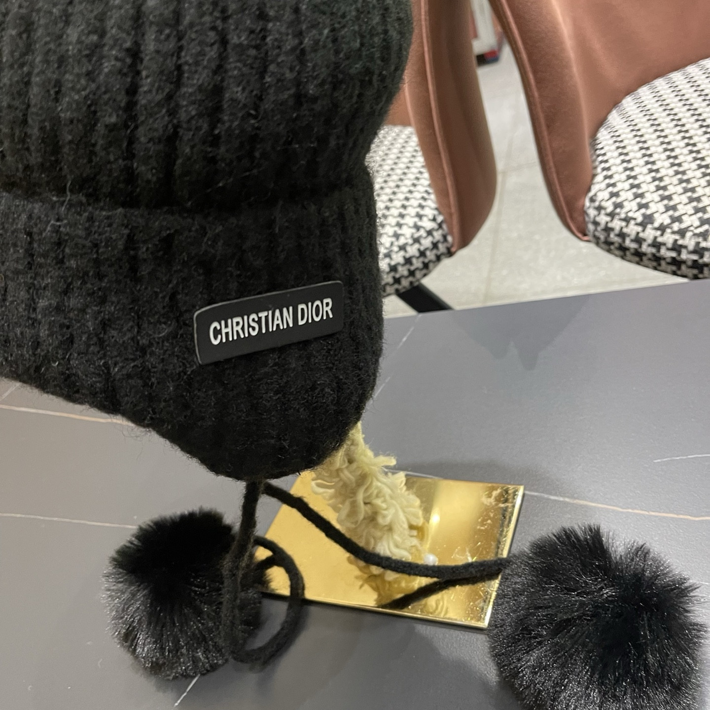 D10r trapper hat