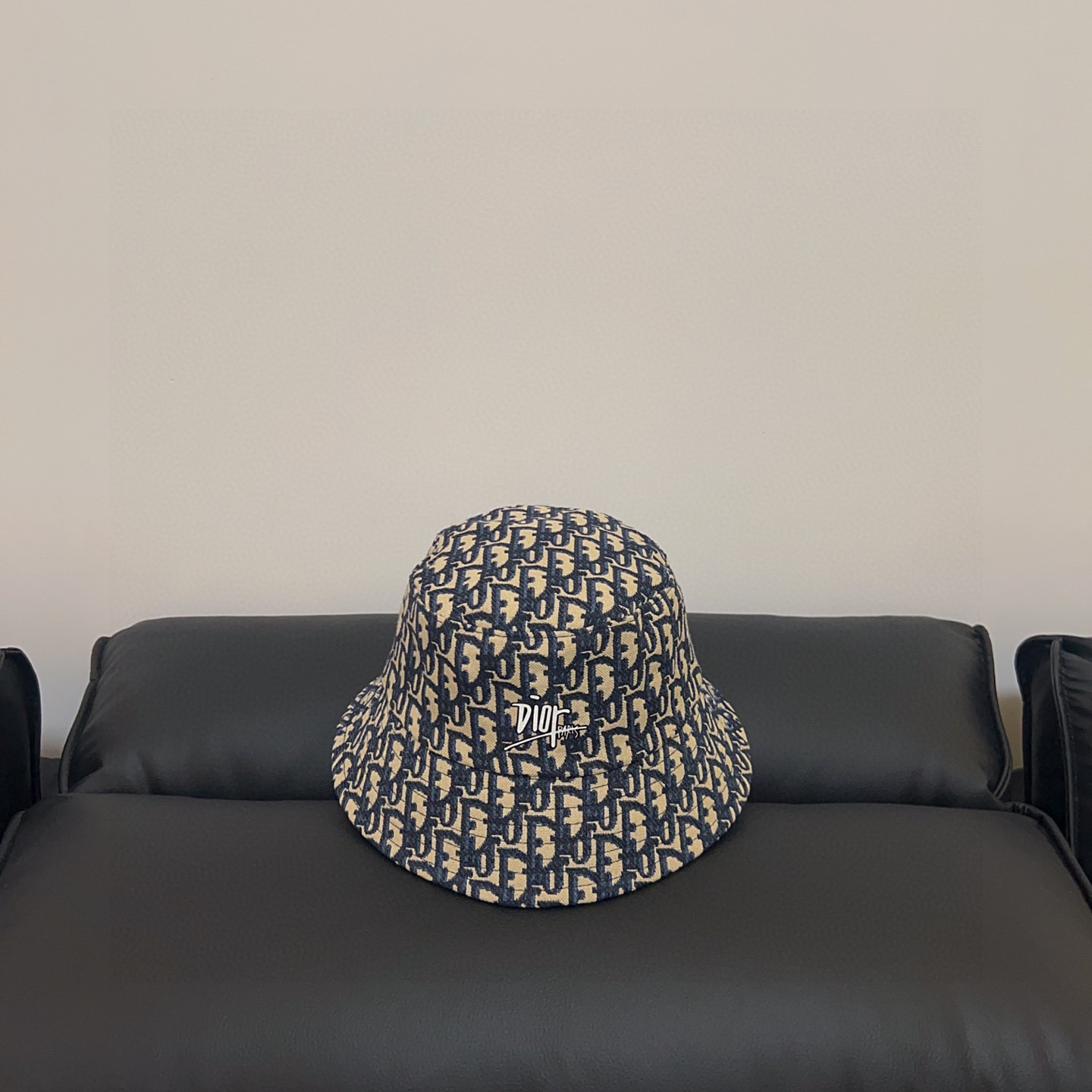 D10r bucket hat