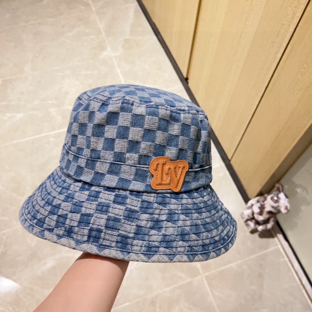 l0vis Vvtt0n bucket hat