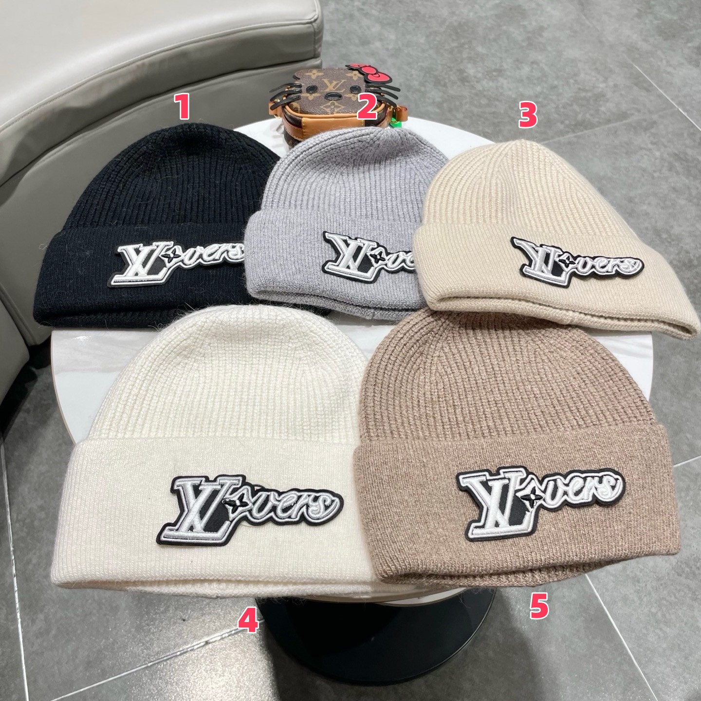 l0vis Vvtt0n beanie