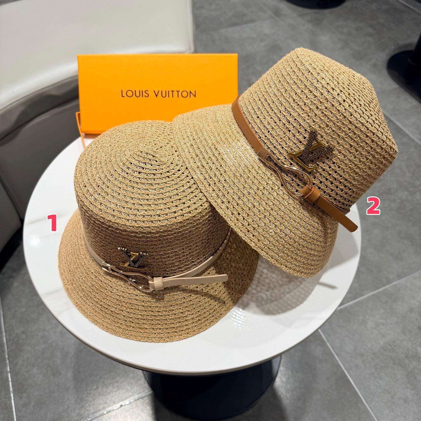 l0vis Vvtt0n straw bucket hat