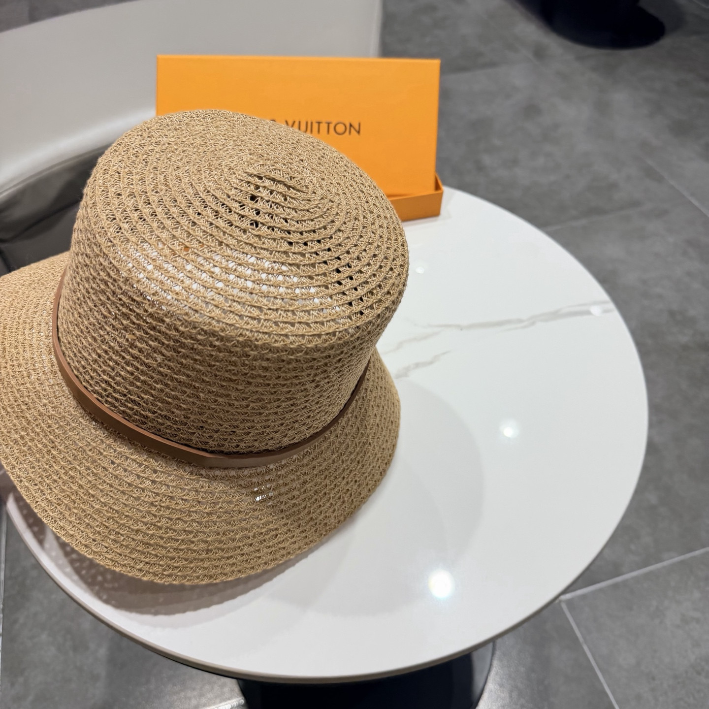 l0vis Vvtt0n straw bucket hat