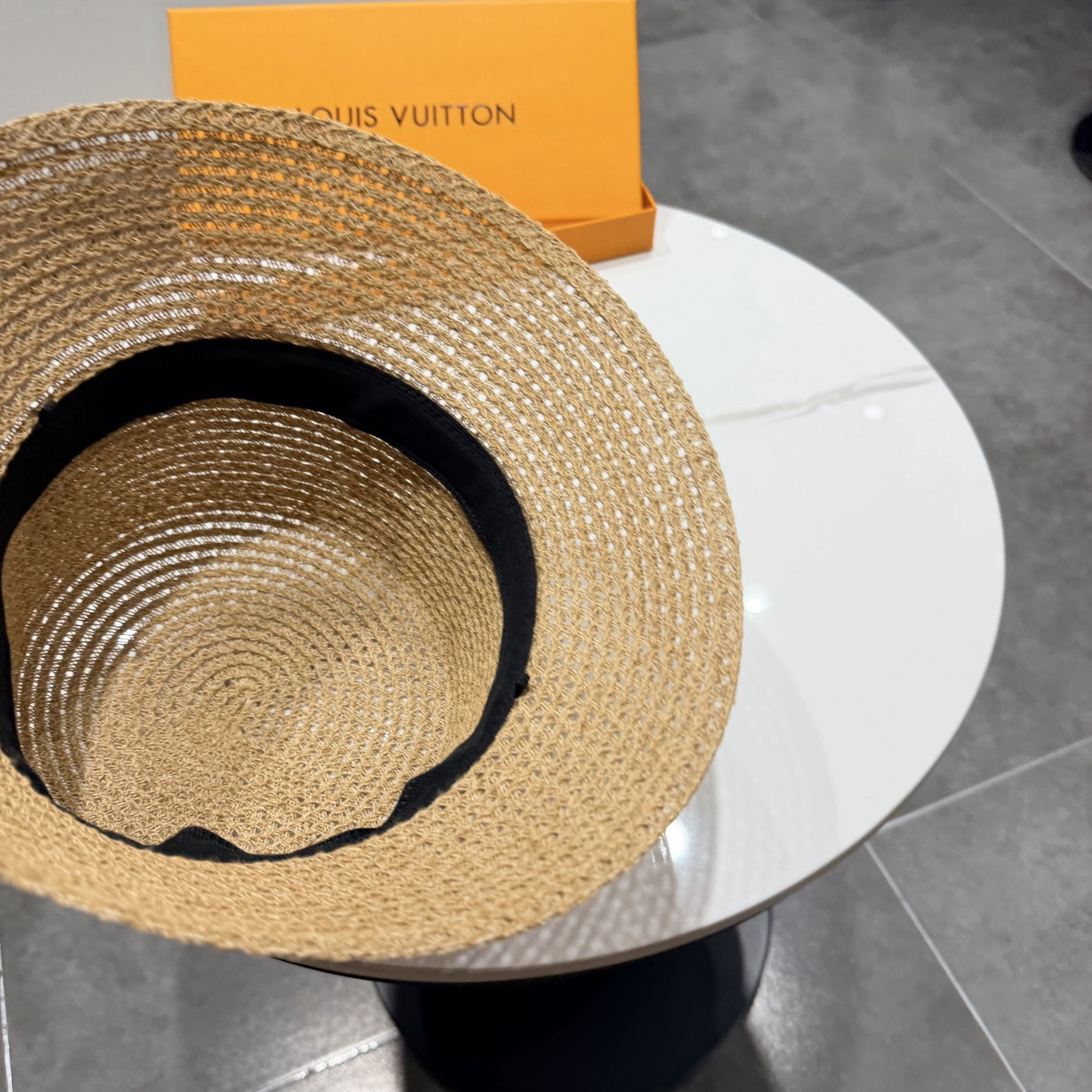 l0vis Vvtt0n straw bucket hat