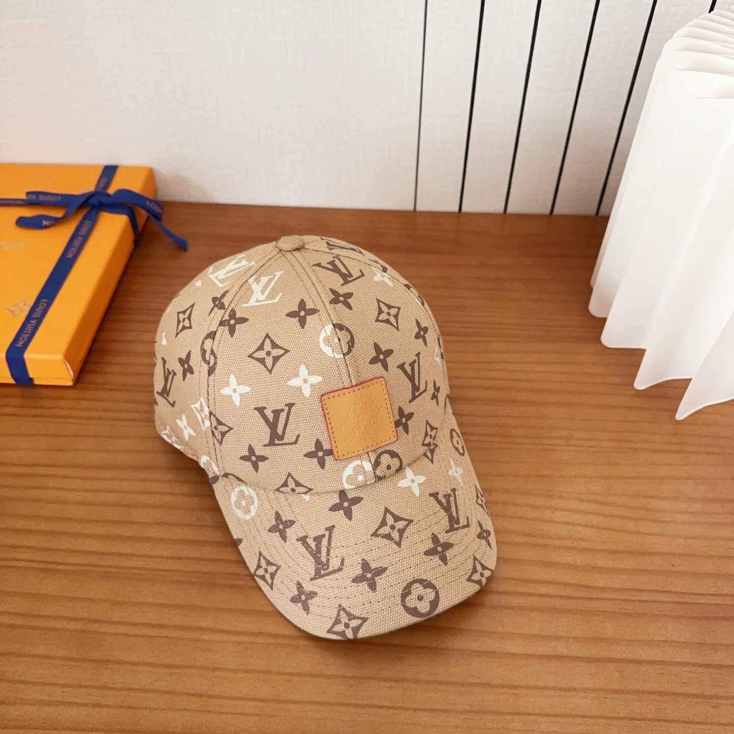 l0vis Vvtt0n baseball cap