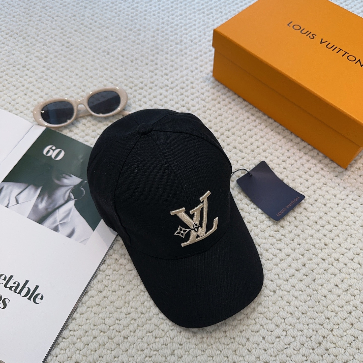 l0vis Vvtt0n baseball cap