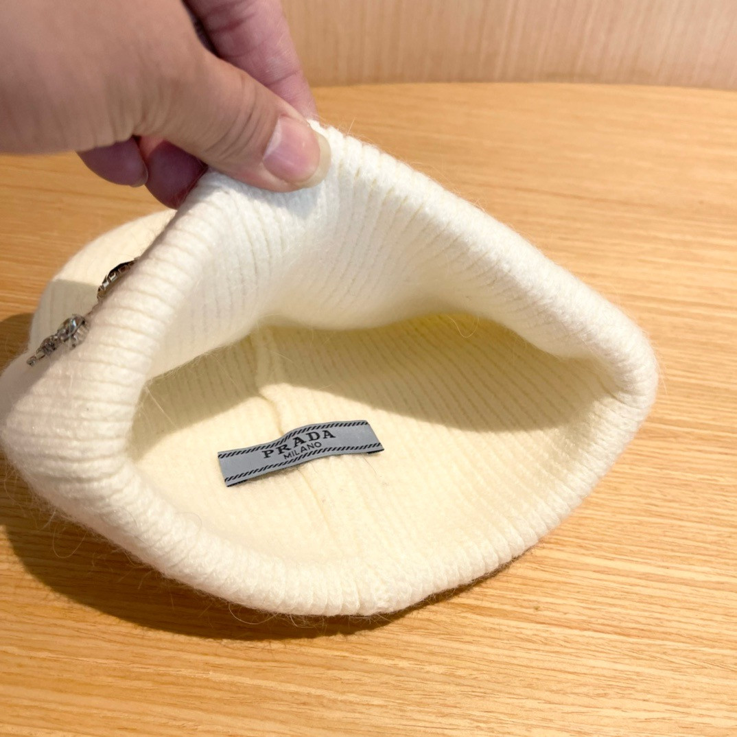 Pra*a beanie