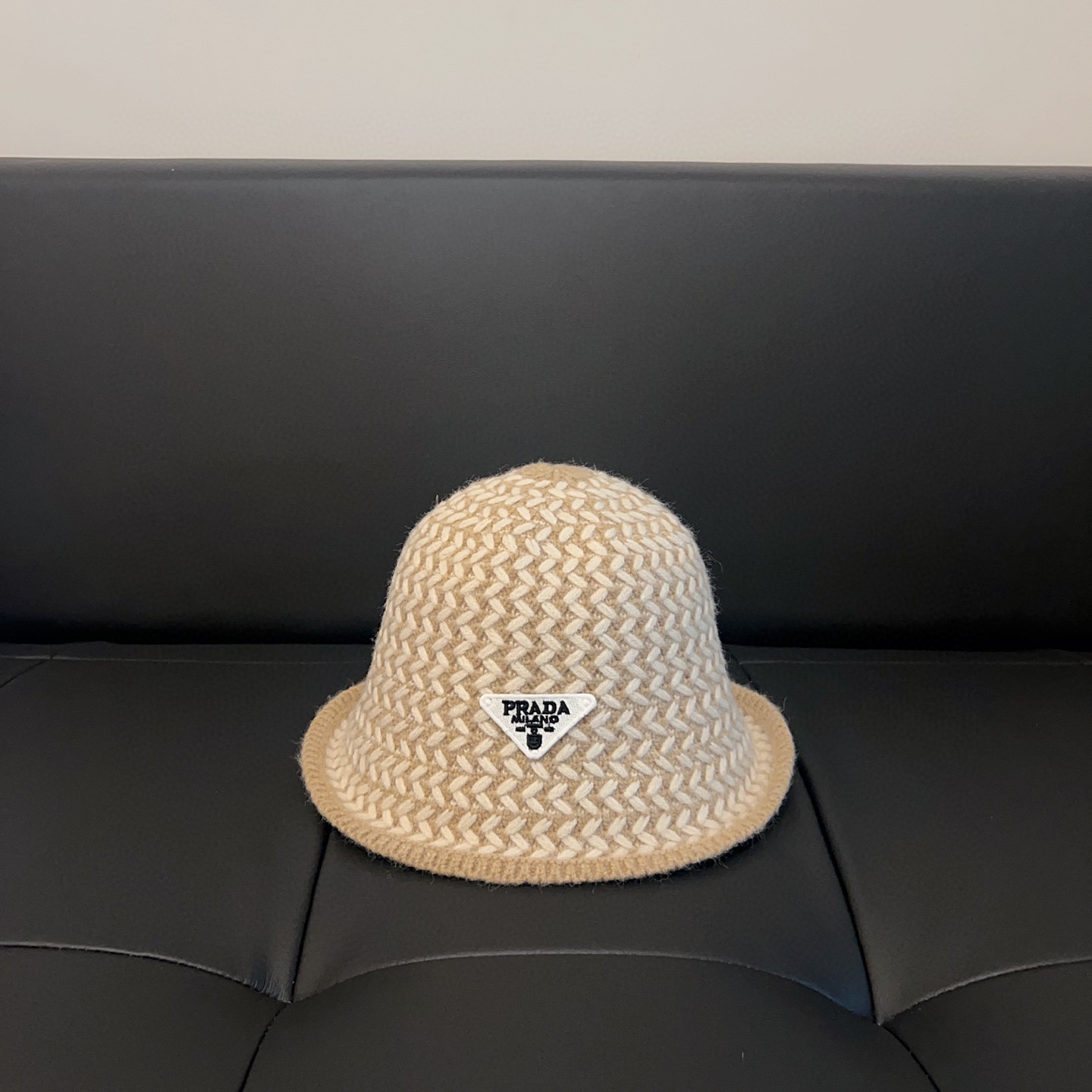 Pra*a knit bucket hat