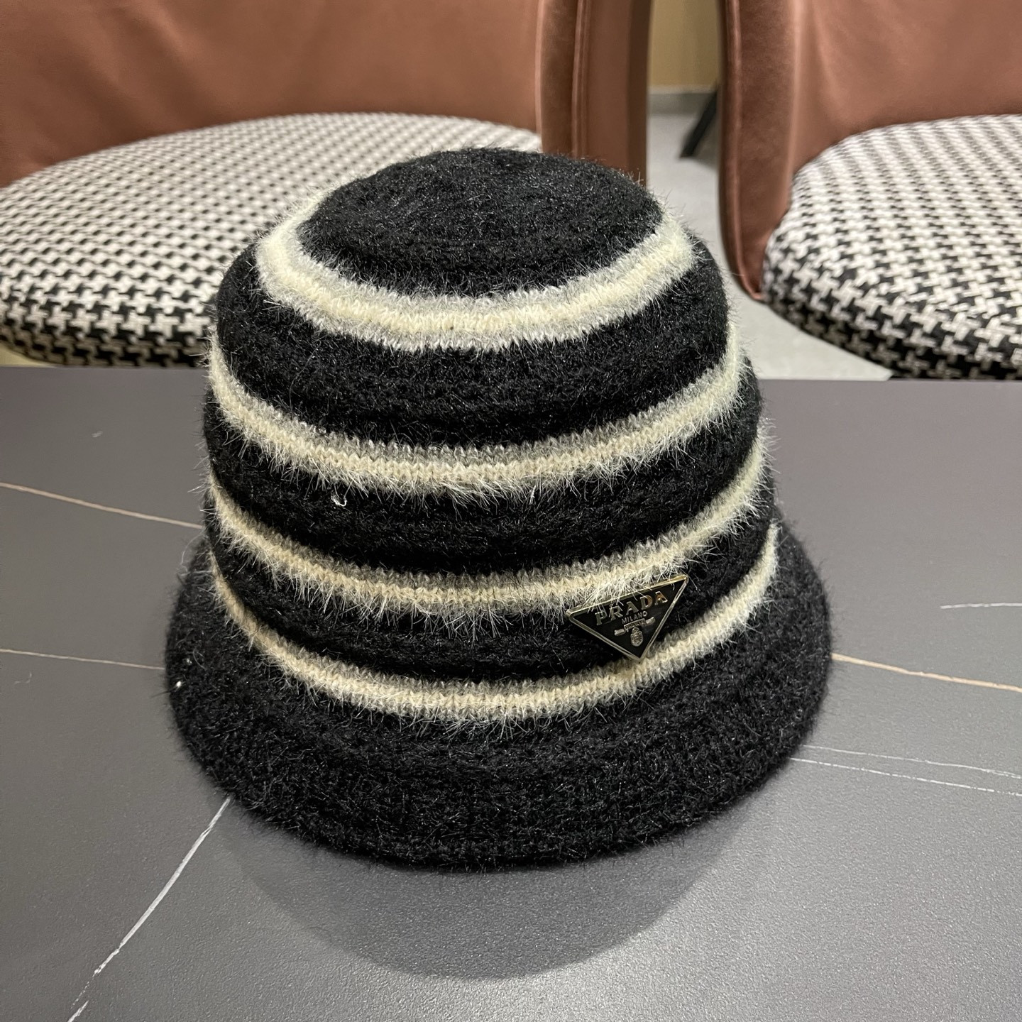 Pra*a knit bucket hat