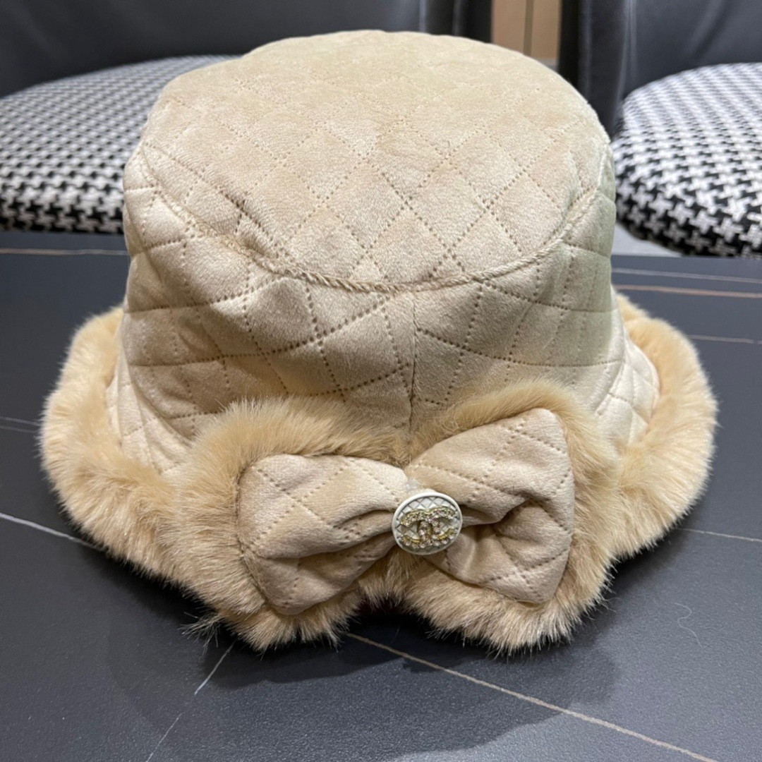Pra*a bucket hat