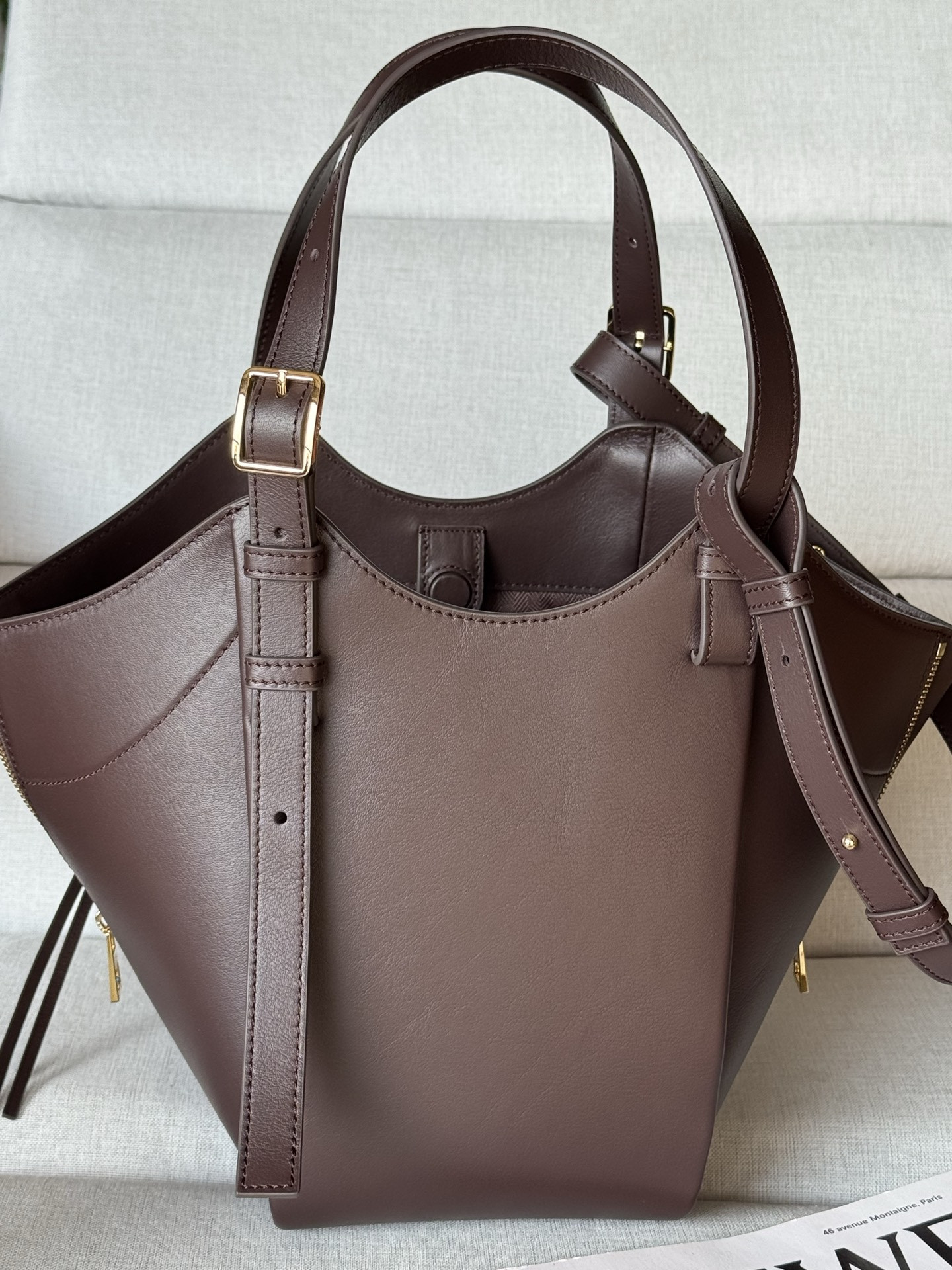 L0ew* Hammock Flip Bag in Classic Calfskin No Pendant 21x15x22.5cm