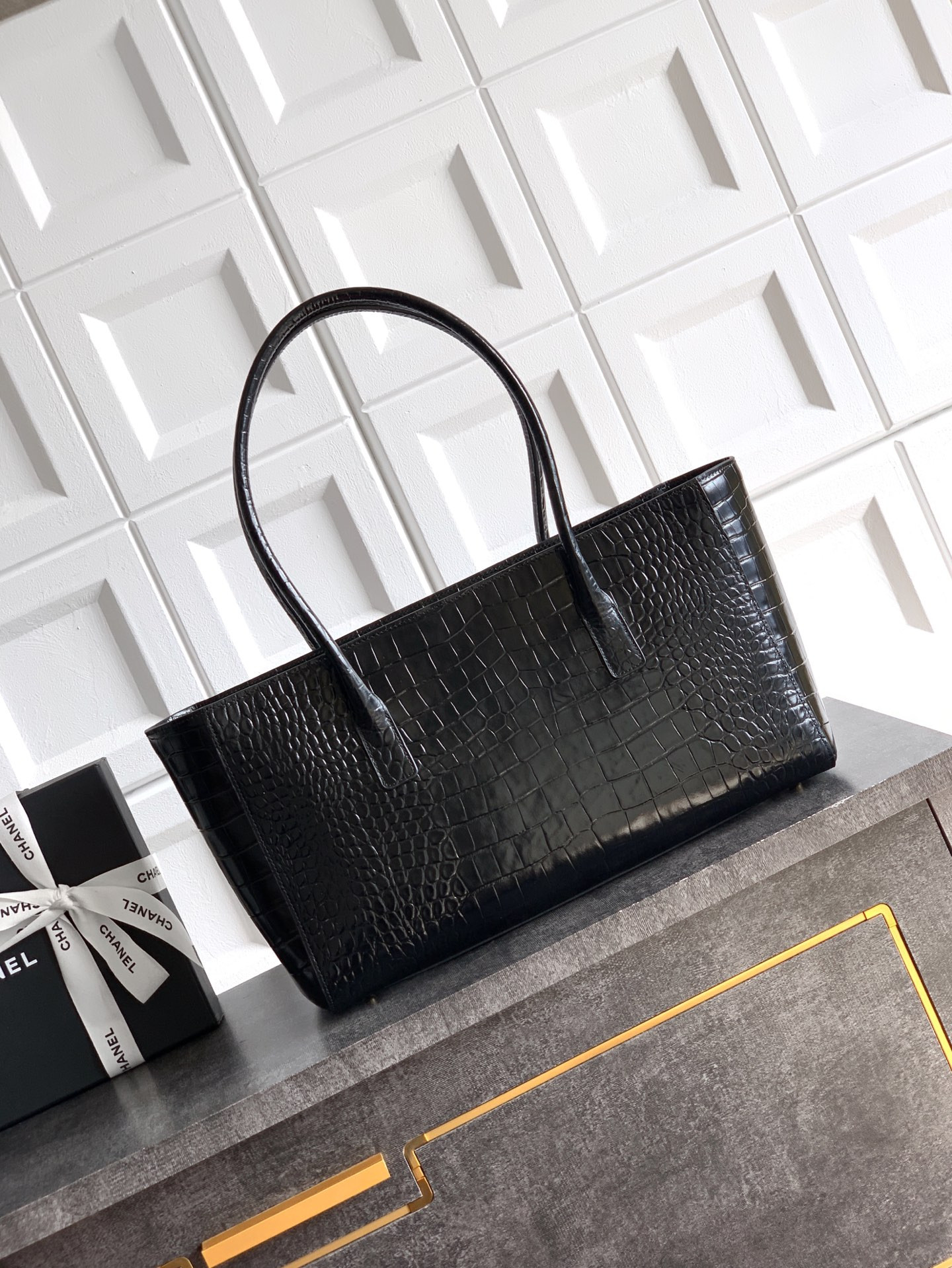 Ch**el Tote Crocodile-embossed Bag 35x21x12cm