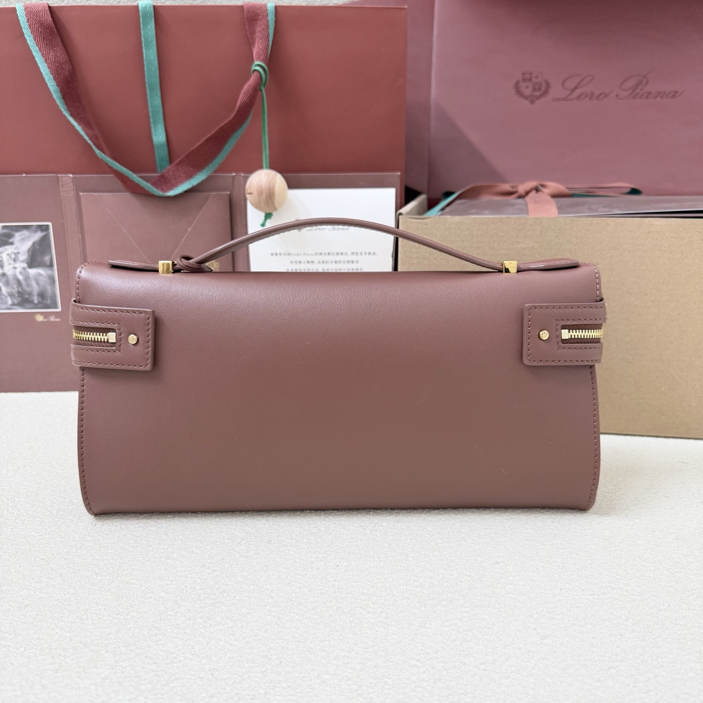 L0r0 P1ana Extra Clutch L29 29x14x3cm