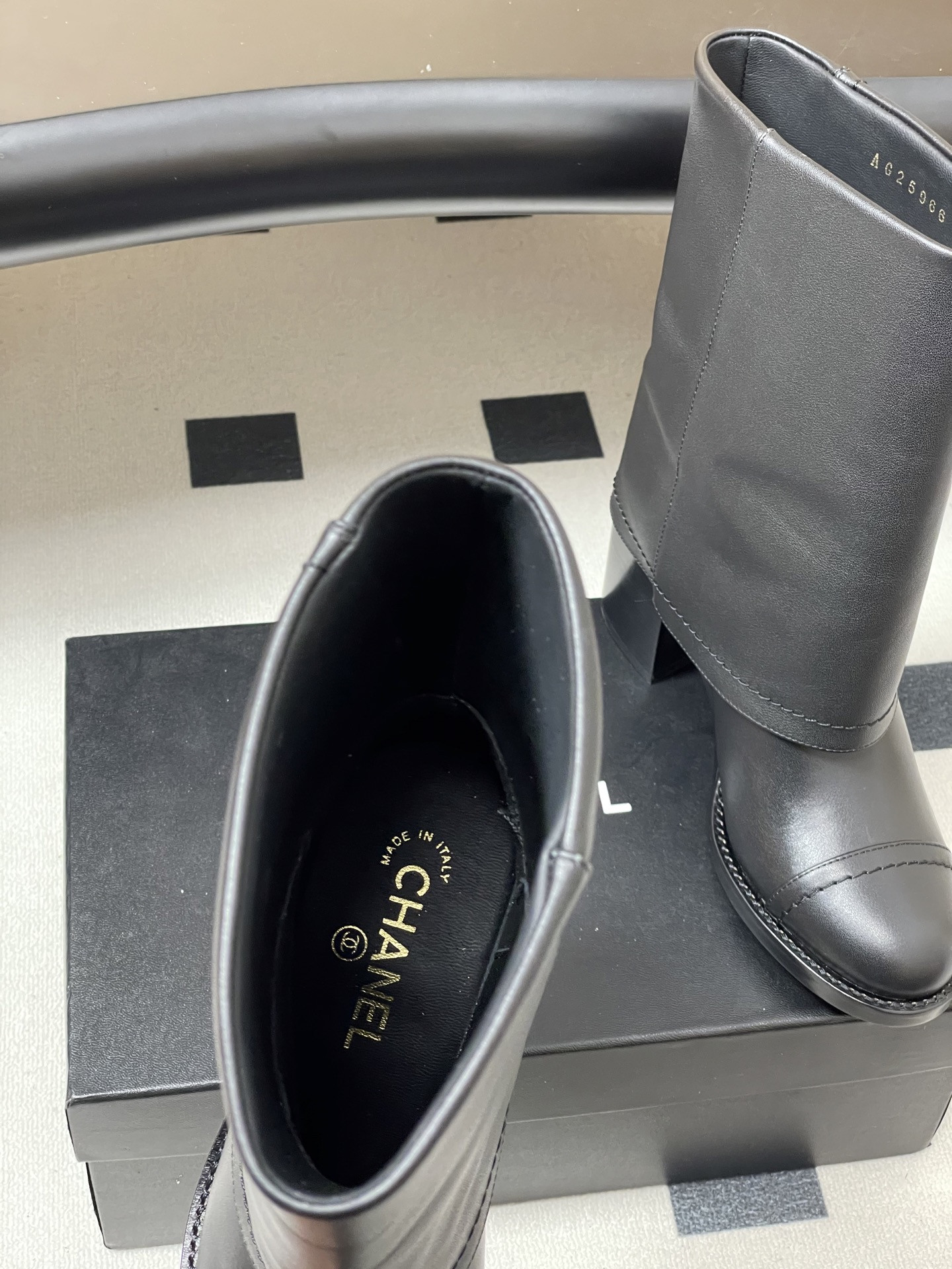 UA Ch**el Short Boots 7cm Heel