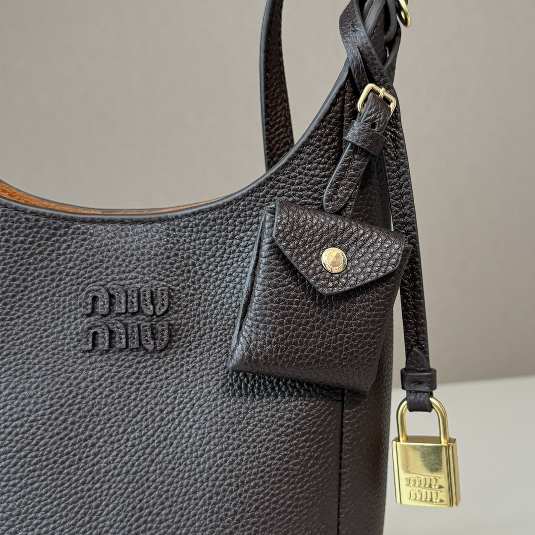 Miu Miu Leather Bucket Bag 18x16x7cm