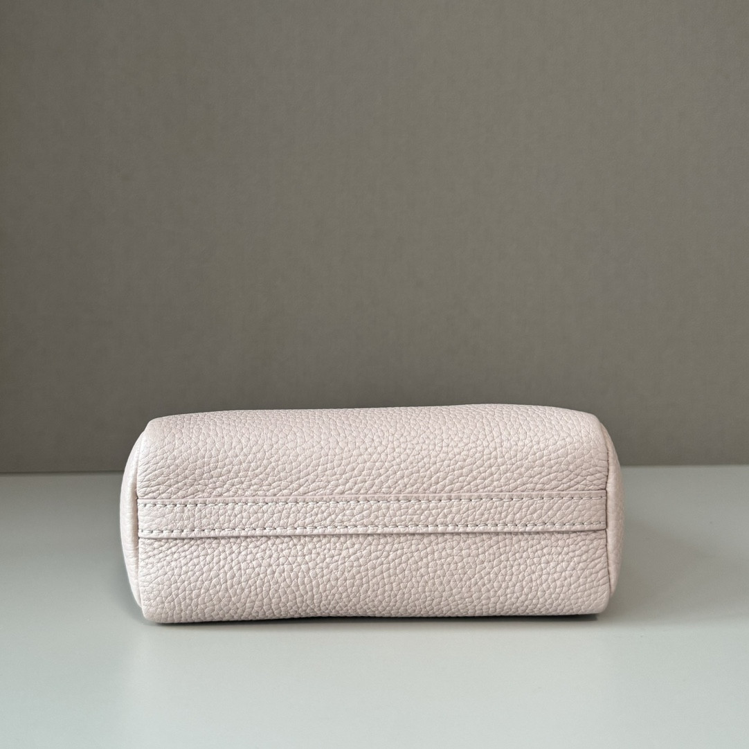 Miu Miu Leather Bucket Bag 18x16x7cm