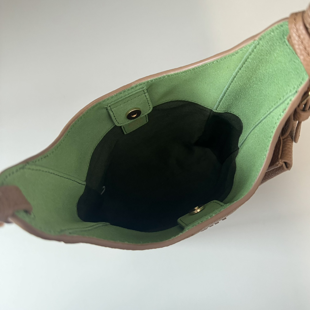 Miu Miu Leather Bucket Bag 18x16x7cm