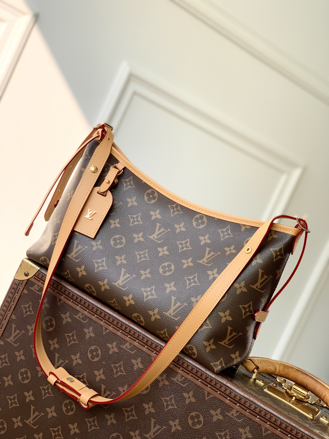 LV CarryAll East West M28101 36x19x10cm