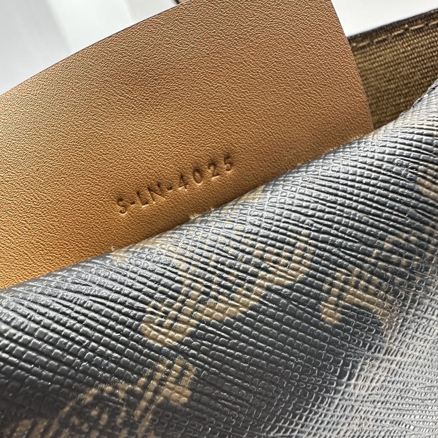 Ce1i*e Small Cube Bag 18.5x21x17cm