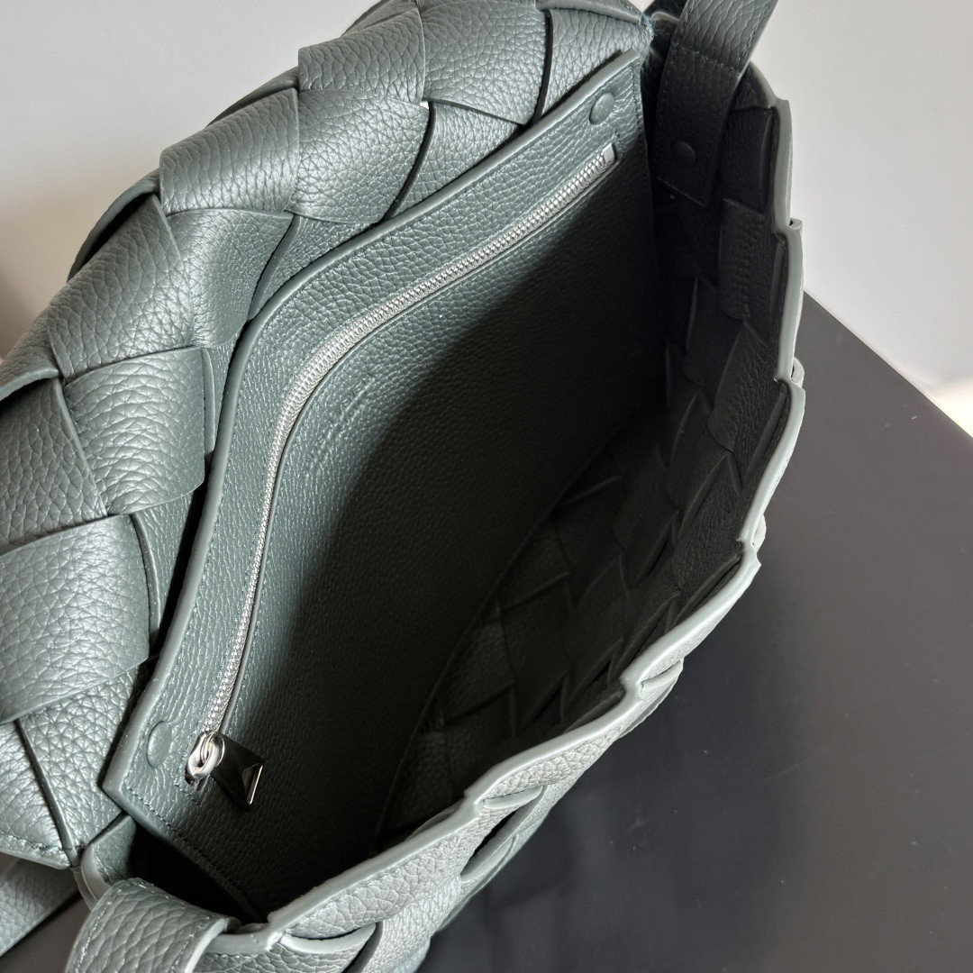 B0tt*ga Ven*ta Large Diago 21.5x32x5cm