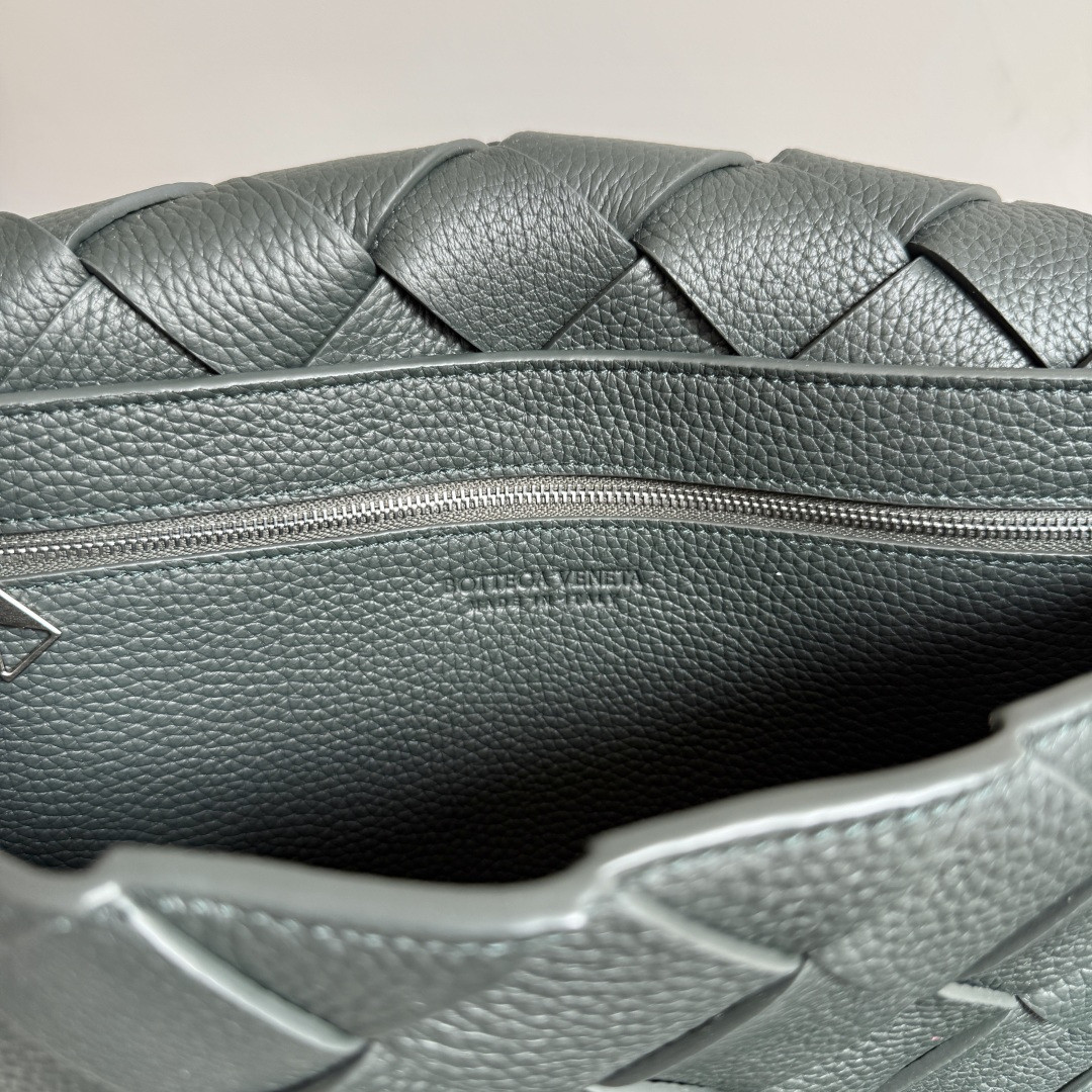 B0tt*ga Ven*ta Large Diago 21.5x32x5cm