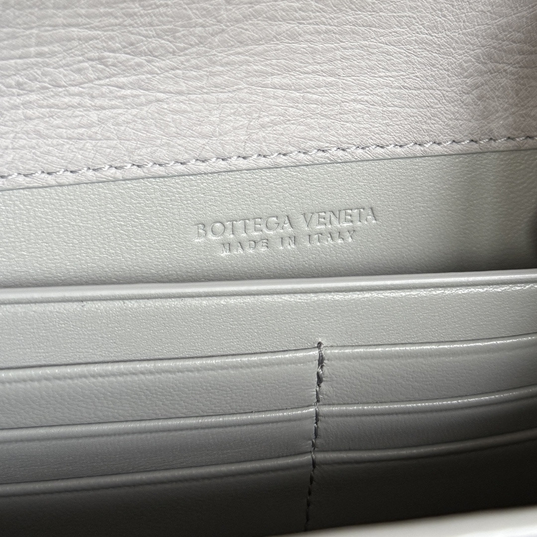 B0tt*ga Ven*ta Andiamo Clutch 13x31x3cm