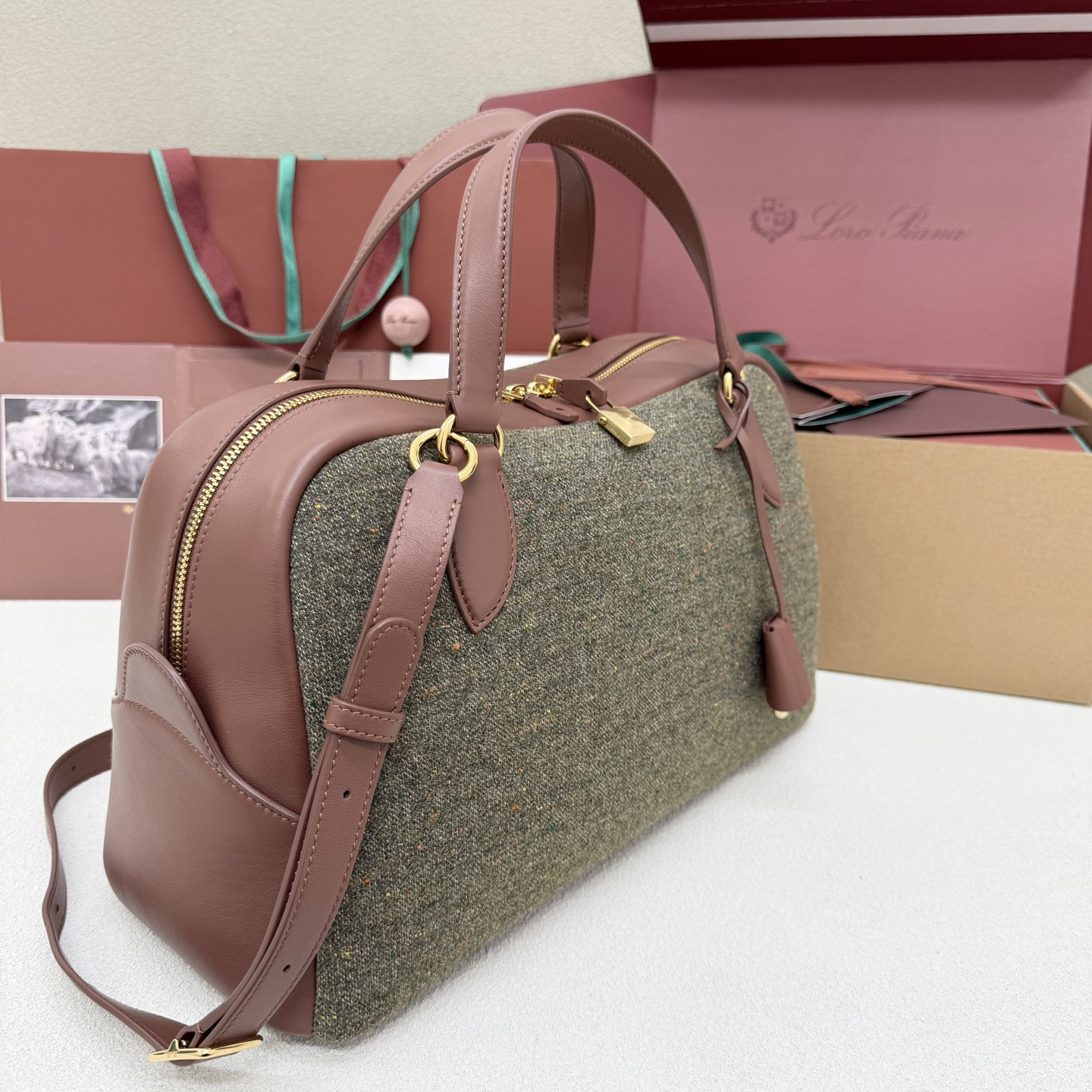 L0r0 P1ana Needle 38x22x16cm