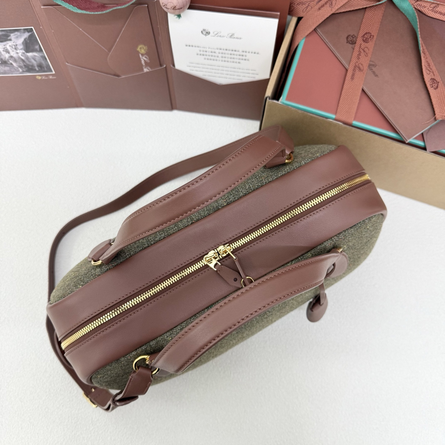 L0r0 P1ana Needle 38x22x16cm