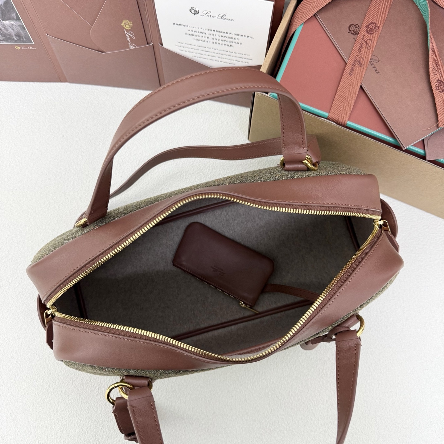 L0r0 P1ana Needle 38x22x16cm