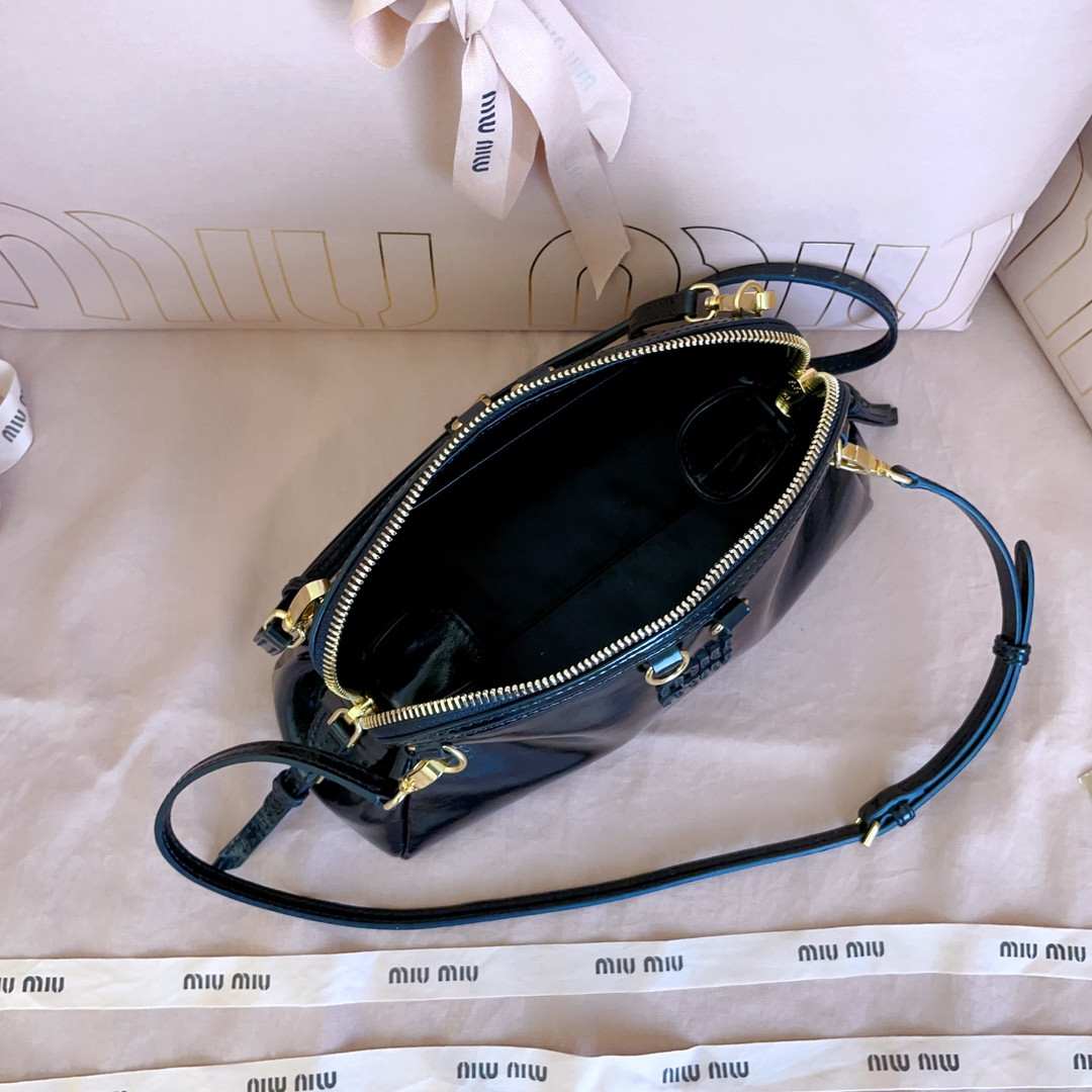 Miu Miu Caprice Leather Clutch 14x24x8.5cm