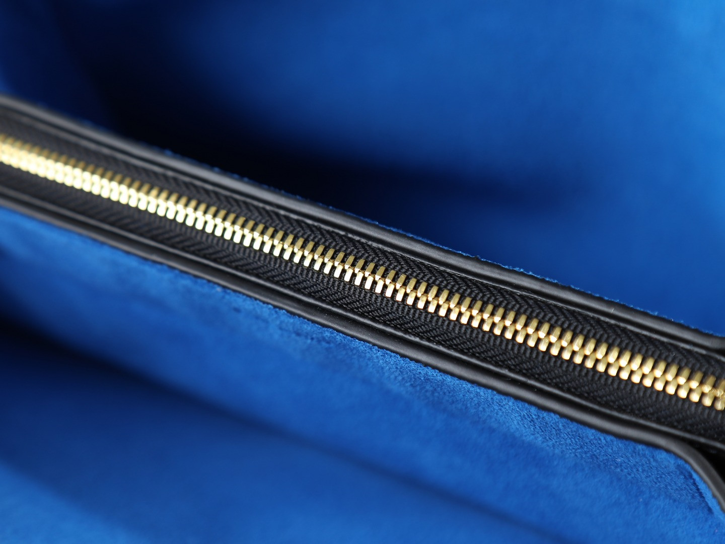 Celine TRIO FLAP IN Smooth Lambskin 22.5x13x3.5cm