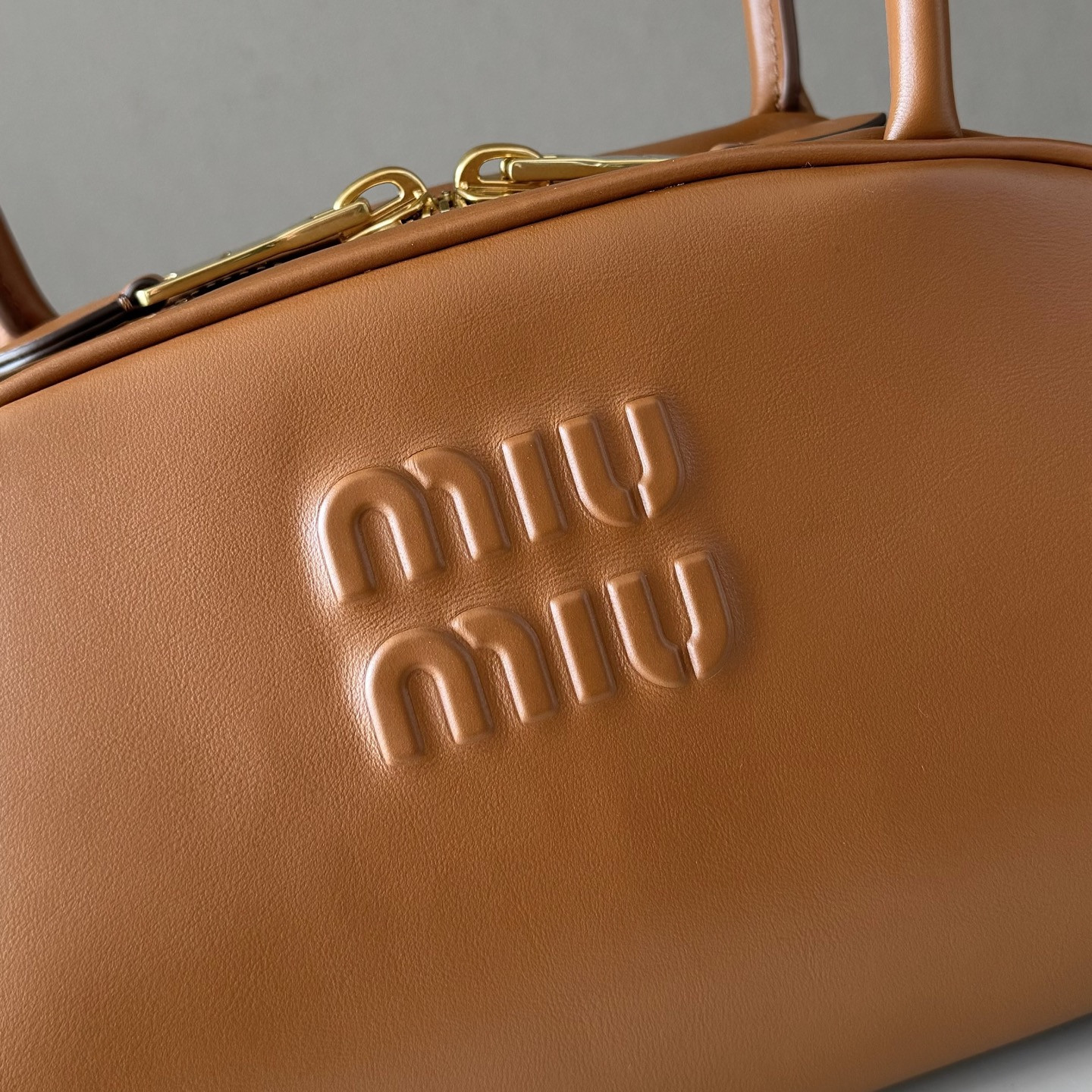 Miu Miu Medium Beau Leather Bag 13x30x13.5cm