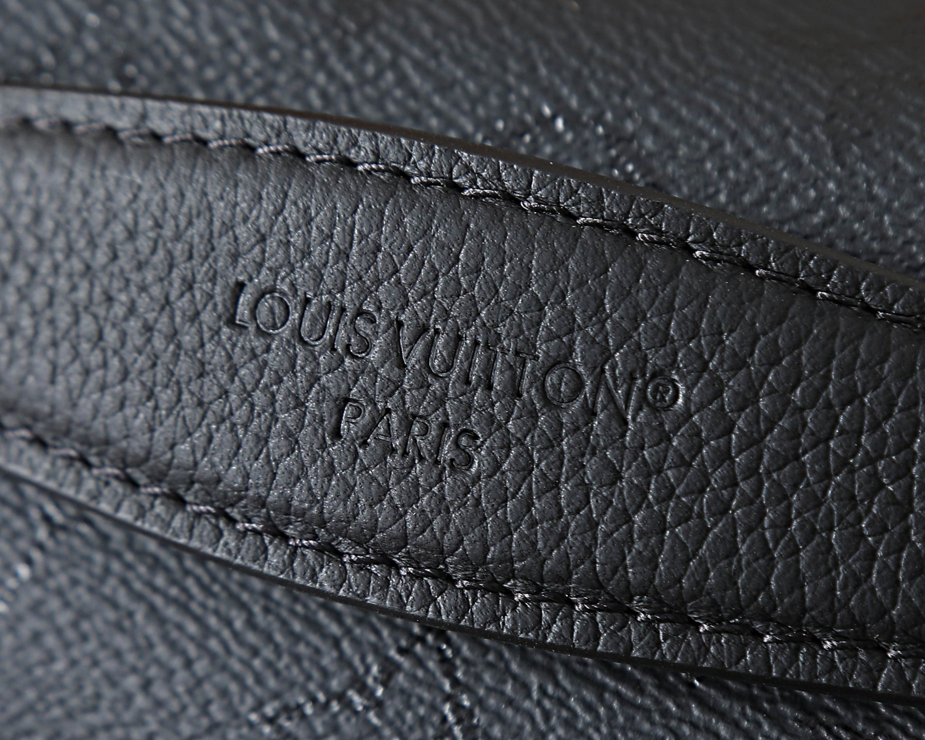 LV RUSH Waist Bag M26763 15x8x30cm