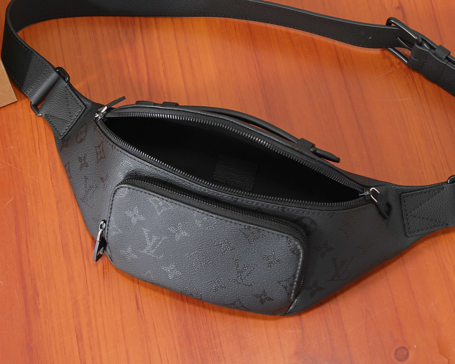 LV RUSH Waist Bag M26763 15x8x30cm