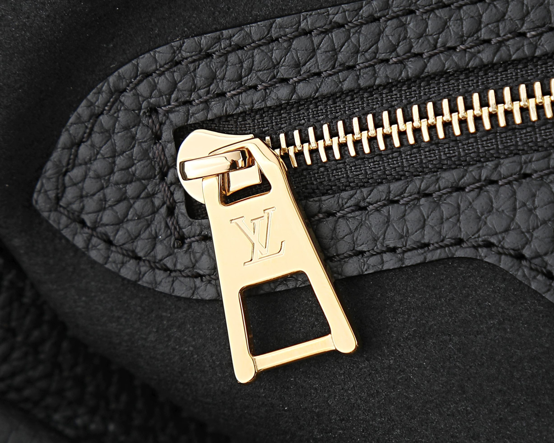 LV SPEEDY BANDOULIÈRE 25 Handbag M26486 18x13x25cm