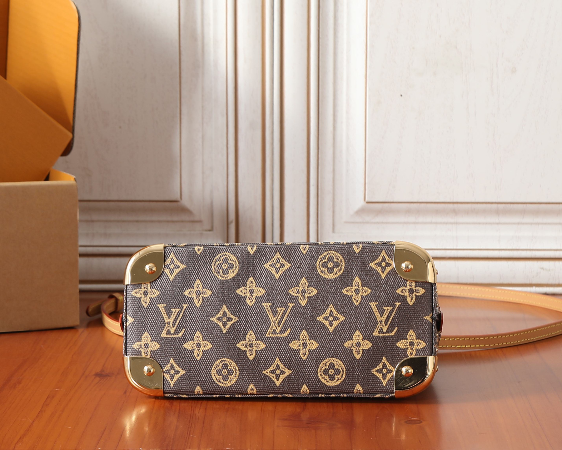 LV ALMA TRUNK BB Gloves M28105 19x11x22cm