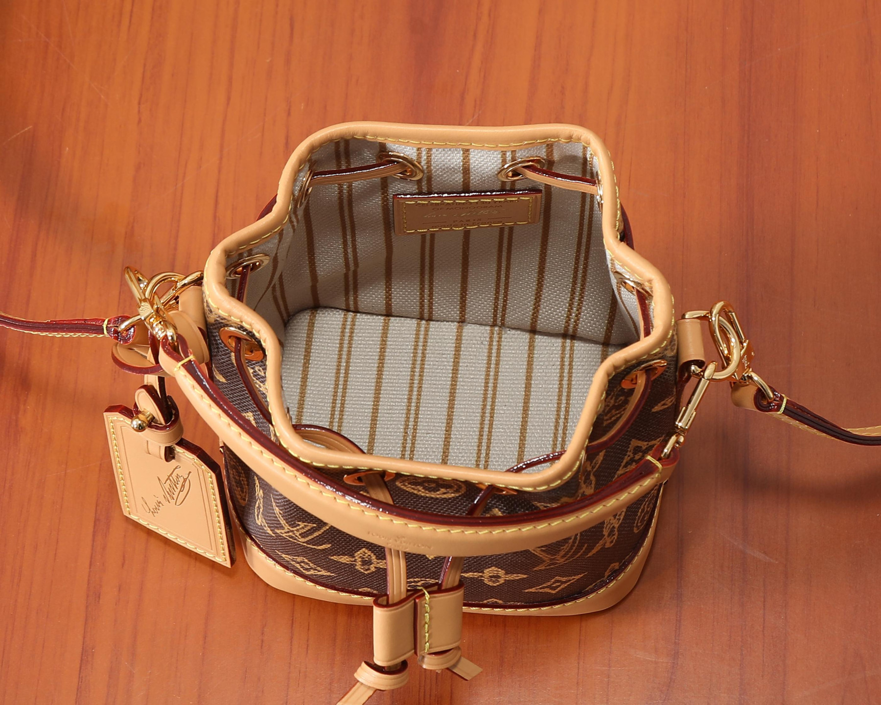 LV NANO NOÉ Handbag M27699 16x10x13cm