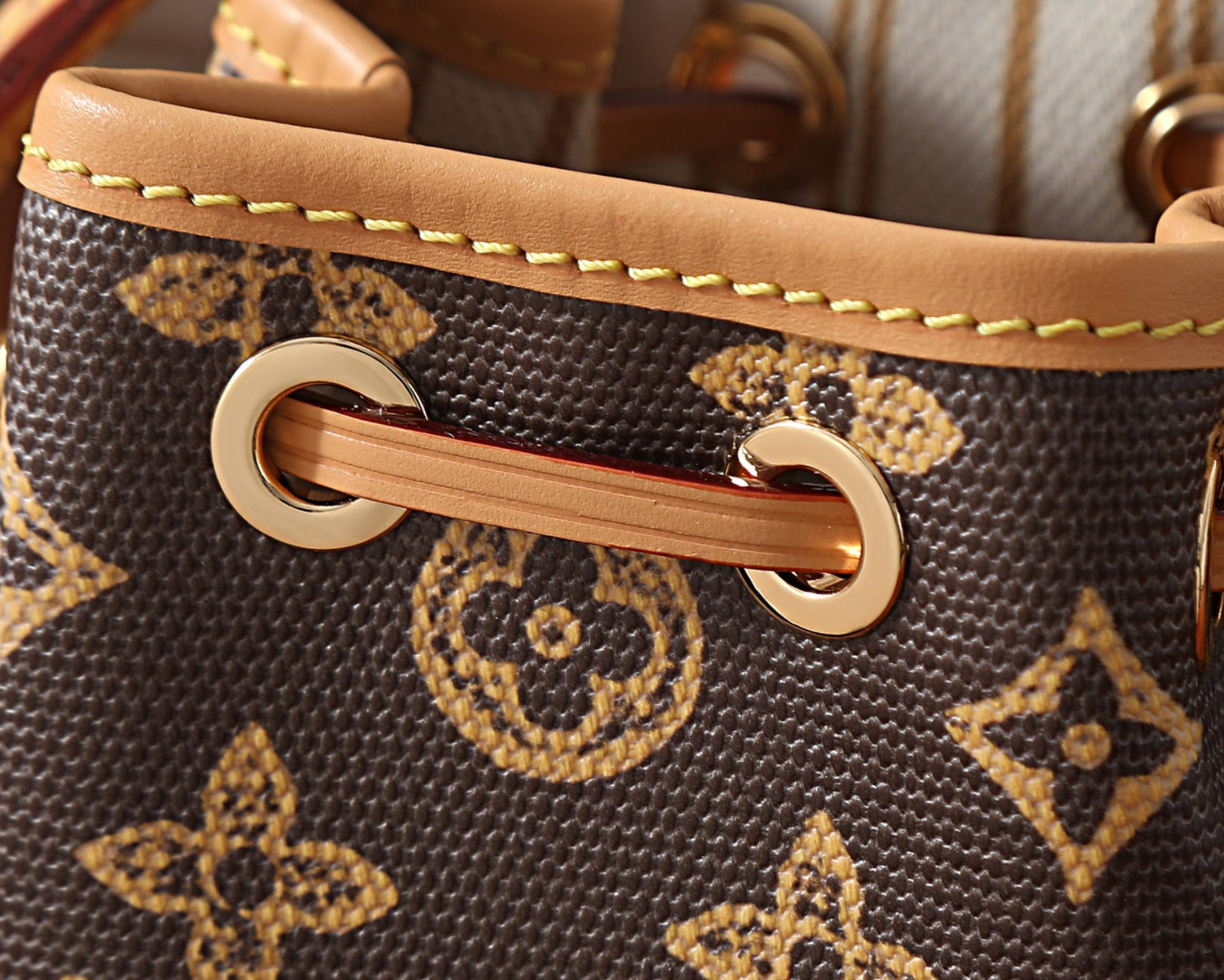 LV NANO NOÉ Handbag M27699 16x10x13cm